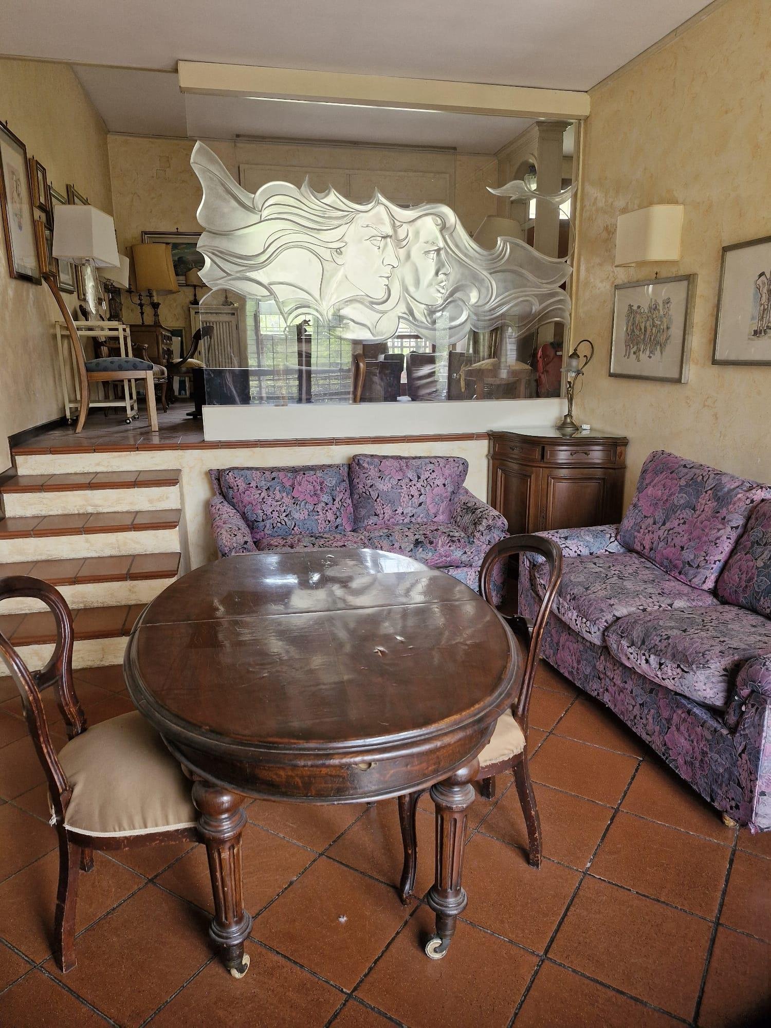 🏡 Villa a schiera su 4 Piani con Doppi Giardini