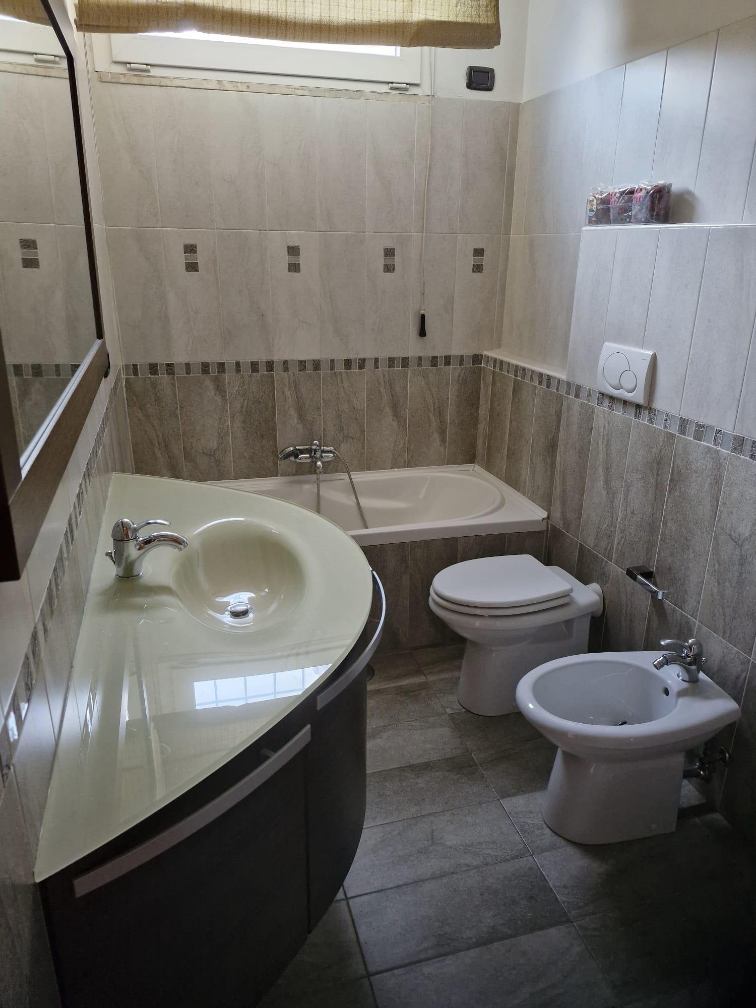 🏡 Villa a schiera su 4 Piani con Doppi Giardini