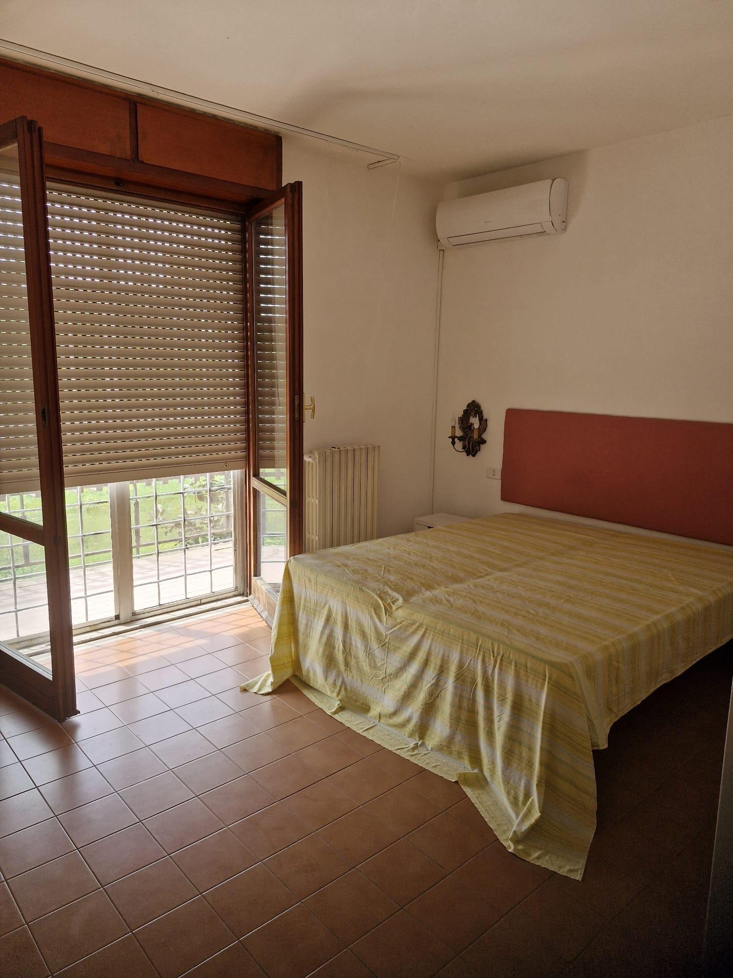 🏡 Villa a schiera su 4 Piani con Doppi Giardini