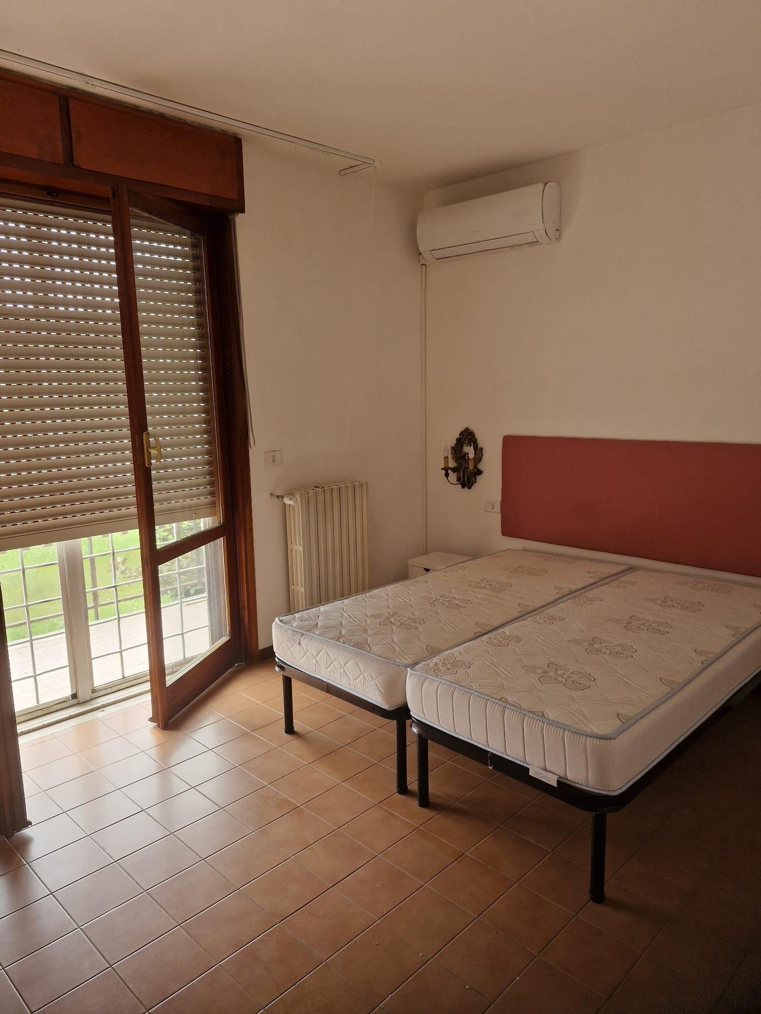 🏡 Villa a schiera su 4 Piani con Doppi Giardini