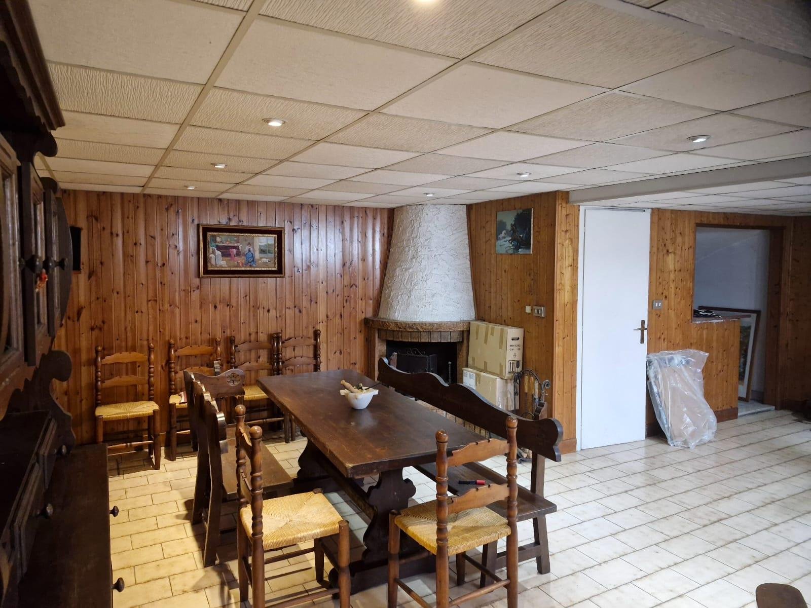 🏡 Villa a schiera su 4 Piani con Doppi Giardini